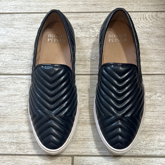 Donald Pliner Dark Blue Pammy Shoes-7M - Picture 1 of 9